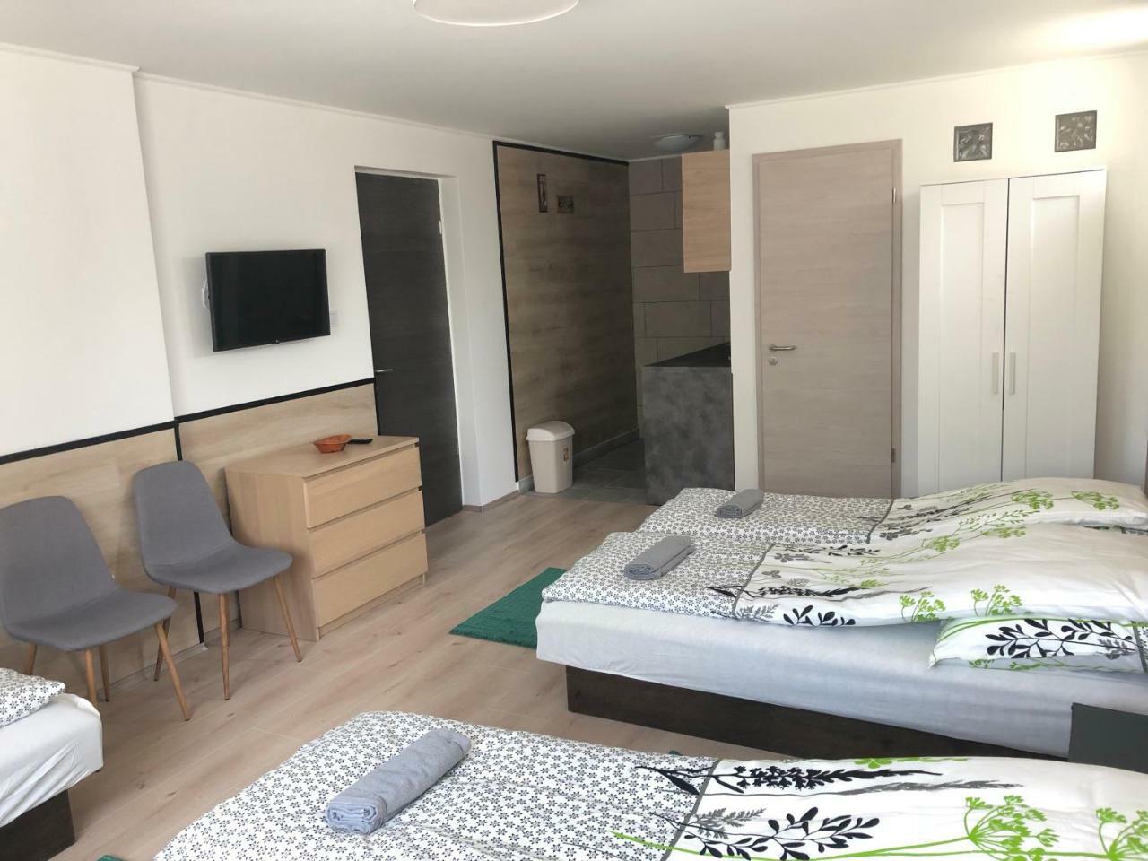 Juno Apartman Vendeghaz มิชโคลซ์ ภายนอก รูปภาพ