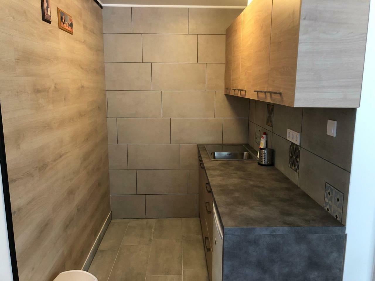 Juno Apartman Vendeghaz มิชโคลซ์ ภายนอก รูปภาพ