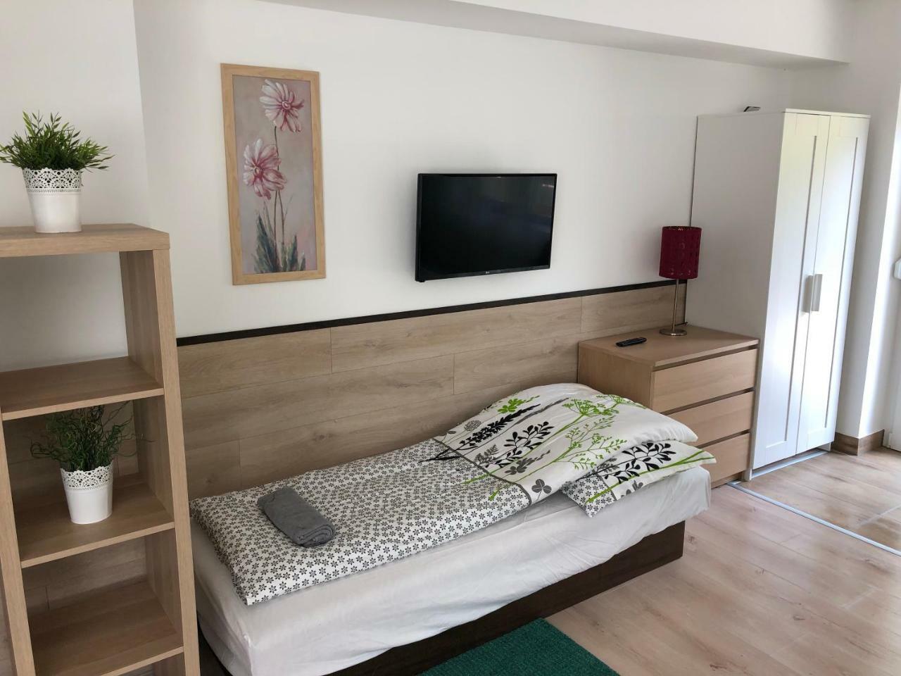 Juno Apartman Vendeghaz มิชโคลซ์ ภายนอก รูปภาพ